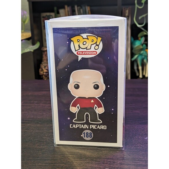 Funko Pop! Star Trek: Next Generation Captain Picard #188 - Picture 4 of 6